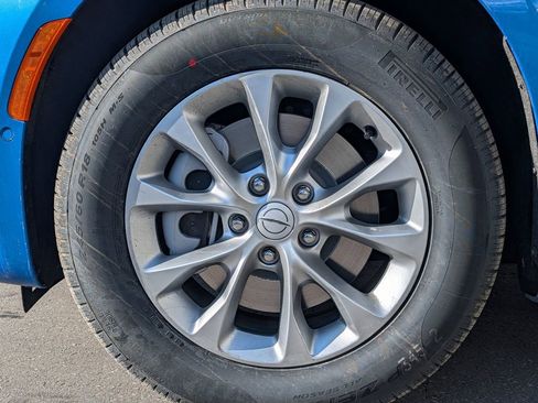 New 2026 Chrysler Pacifica Select AWD/4WD image 4
