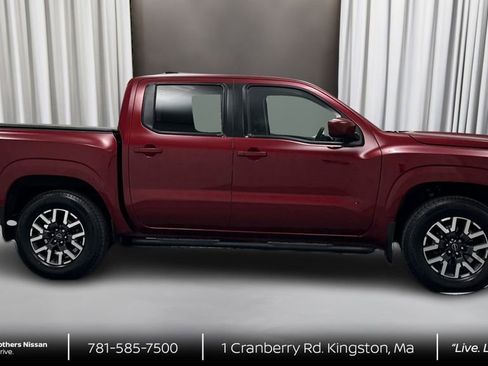 Used 2022 Nissan Frontier SV AWD/4WD image 4