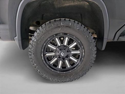 Used 2022 Chevrolet Silverado 2500 LT w/ Convenience Package image 21