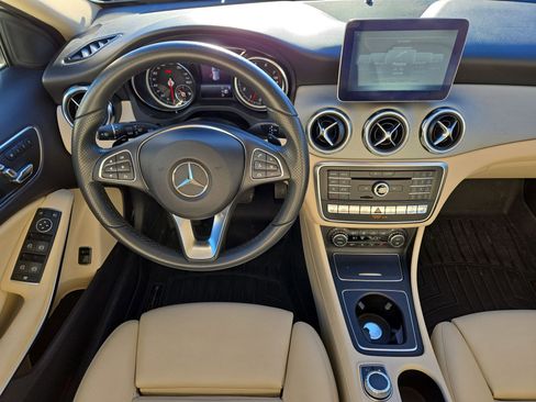 Used 2018 Mercedes-Benz GLA 250 4MATIC image 14