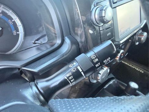 Used 2019 Toyota 4Runner TRD Off-Road Premium AWD/4WD image 29