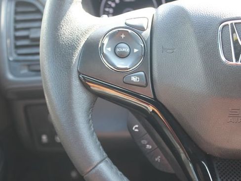 Used 2022 Honda HR-V Sport image 11