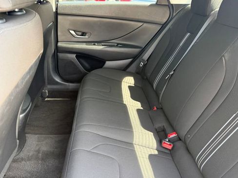Used 2022 Hyundai Elantra Blue FWD image 26