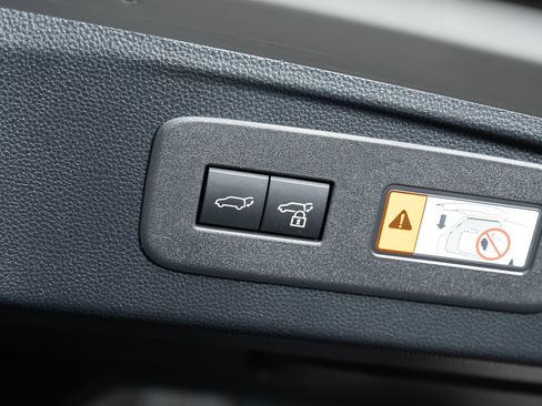 Used 2025 Lexus GX 550 w/ Accessory Package (Z1) image 22