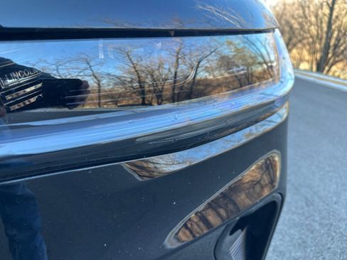 Used 2024 Lincoln Nautilus Premier image 10