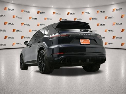 Used 2021 Porsche Cayenne Turbo w/ Premium Package Plus AWD/4WD image 50