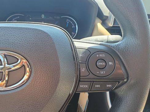 Used 2025 Toyota RAV4 LE AWD/4WD image 21