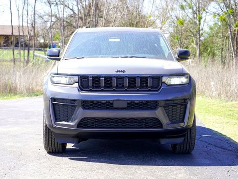 New 2026 Jeep Grand Cherokee Altitude RWD image 4
