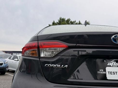 Used 2025 Toyota Corolla LE FWD image 9