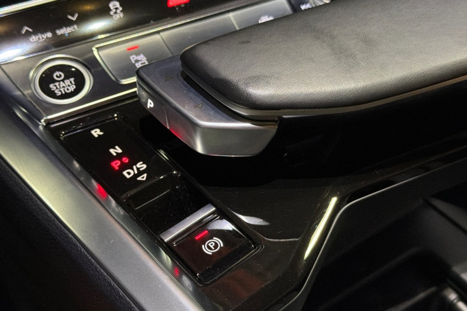 Used 2024 Audi Q8 e-tron Premium Plus AWD/4WD image 19
