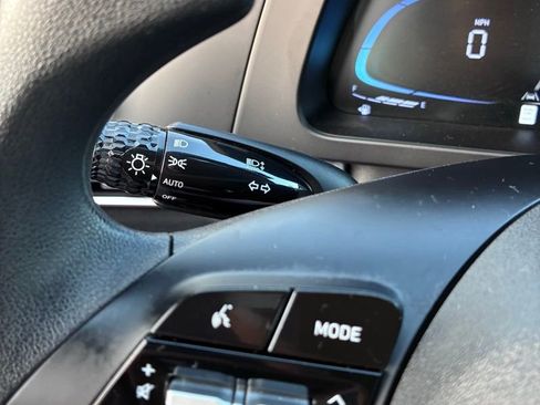 Used 2024 Hyundai Elantra SE image 26