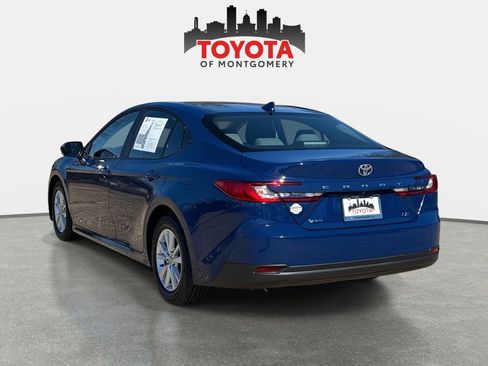 Used 2025 Toyota Camry LE image 5