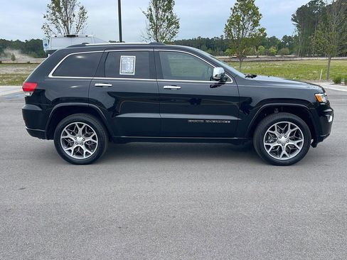Certified 2021 Jeep Grand Cherokee Overland AWD/4WD image 8