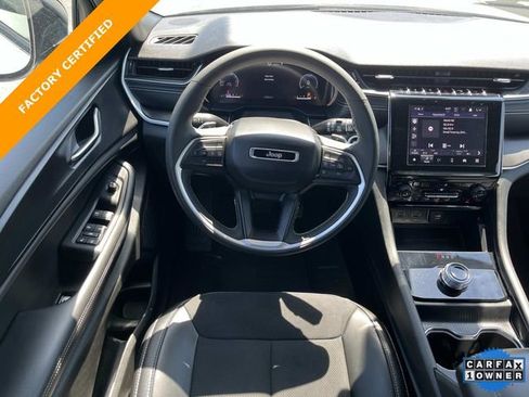 Certified 2024 Jeep Grand Cherokee L Altitude AWD/4WD image 15