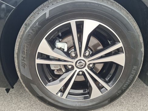 Used 2023 Nissan Sentra SV FWD image 25