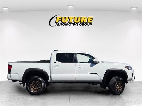 Used 2023 Toyota Tacoma 4x4 Double Cab image 4