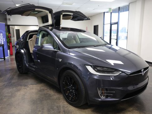 Used 2017 Tesla Model X 100D AWD/4WD image 12