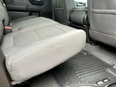 Used 2021 Chevrolet Silverado 1500 LT image 17