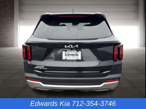 New 2025 Kia Sorento S image 5