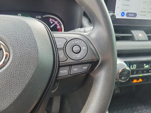 Used 2024 Toyota RAV4 XLE AWD/4WD image 14