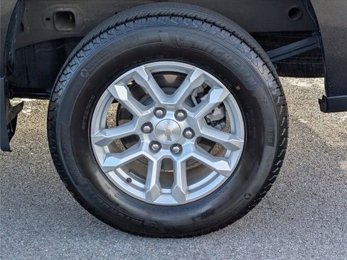 Used 2024 Chevrolet Silverado 1500 LT image 10
