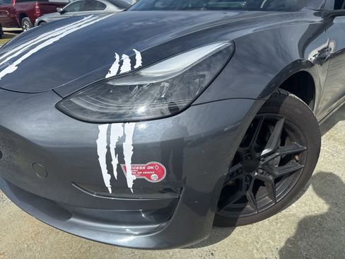 Used 2023 Tesla Model 3 Standard Range image 9