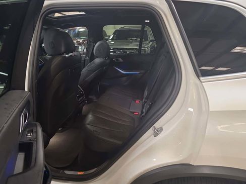 Used 2023 BMW X5 xDrive40i image 3