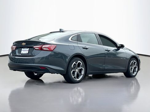 Used 2020 Chevrolet Malibu LT FWD image 2