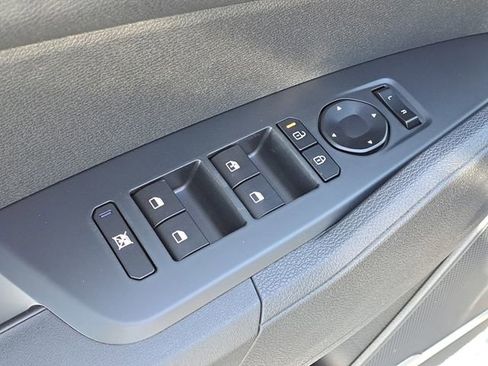 New 2026 Kia Sportage S AWD/4WD image 17