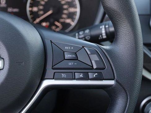 Used 2024 Nissan Altima 2.5 SV image 12