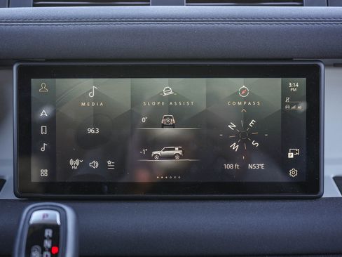 Used 2023 Land Rover Defender 110 S image 15