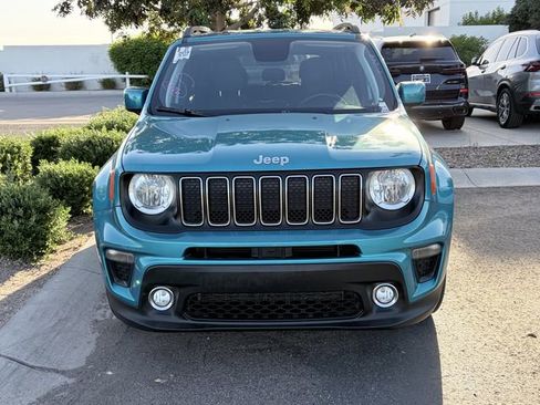 Used 2019 Jeep Renegade Latitude FWD image 2