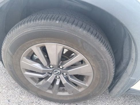 Certified 2022 Nissan Pathfinder SV w/ Cargo Package FWD image 13