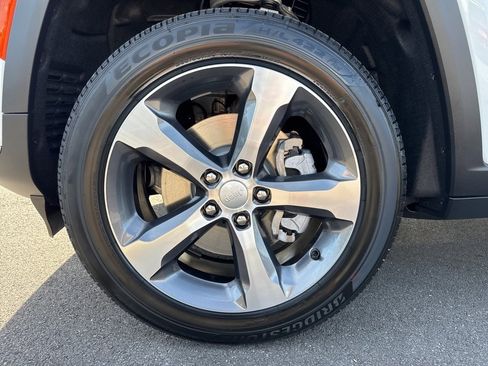 New 2025 Jeep Grand Cherokee L Limited w/ Luxury Tech Group II image 16