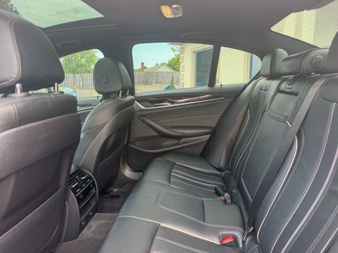 Used 2017 BMW 530i RWD image 6