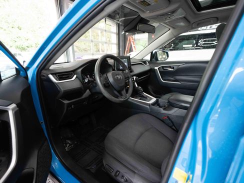 Used 2019 Toyota RAV4 XLE FWD image 8
