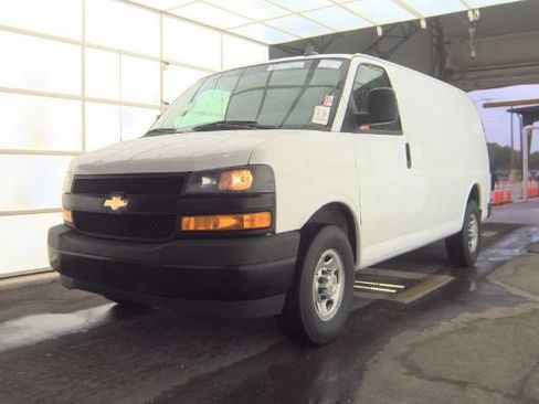 Used 2020 Chevrolet Express 2500 w/ Driver Convenience Package RWD image 3