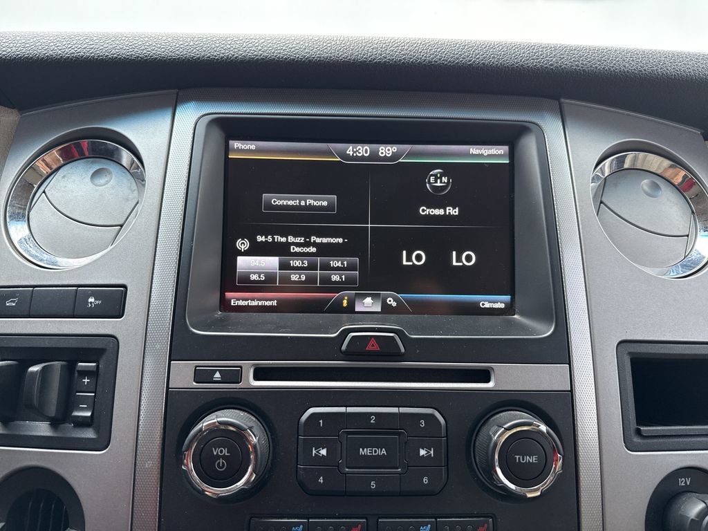 Used 2015 Ford Expedition XLT w/ Equipment Group 202A RWD image 19
