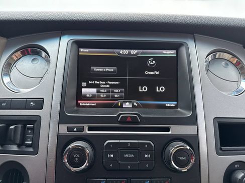 Used 2015 Ford Expedition XLT w/ Equipment Group 202A RWD image 19
