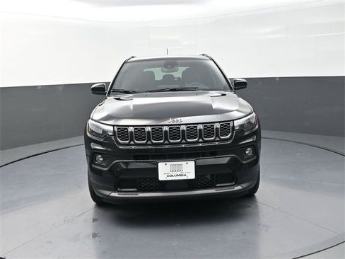 New 2026 Jeep Compass Latitude image 2