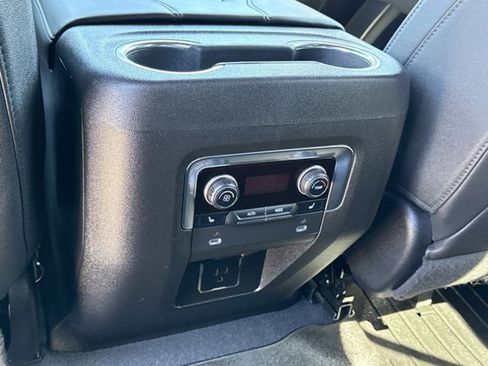Used 2022 Chevrolet Tahoe LT w/ LT Signature Plus Package RWD image 15