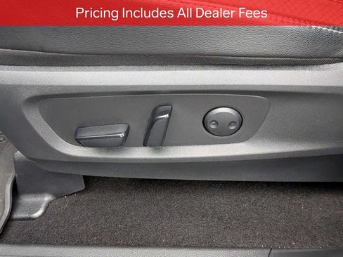 Used 2024 Nissan Pathfinder SL w/ SL Premium Package FWD image 21