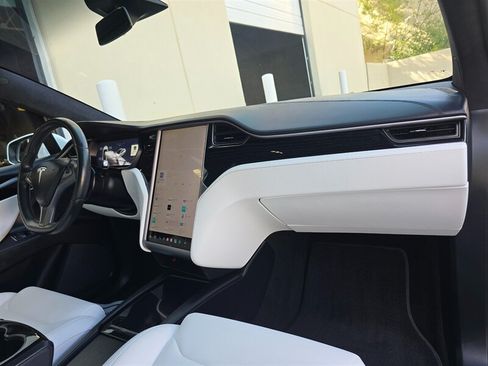Used 2018 Tesla Model X 100D AWD/4WD image 25