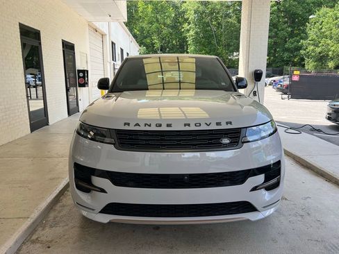 Used 2025 Land Rover Range Rover Sport Dynamic SE AWD/4WD image 2