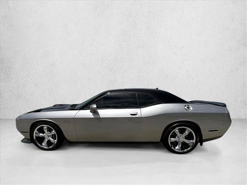 Used 2017 Dodge Challenger R/T Scat Pack RWD image 4