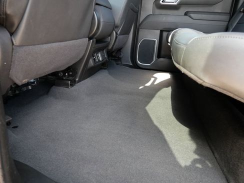 Used 2025 GMC Sierra 1500 SLT image 15