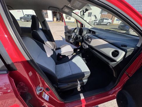 Used 2014 Toyota Yaris LE image 55