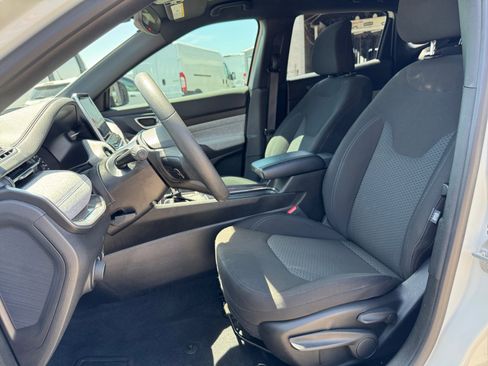 Certified 2025 Jeep Compass Sport AWD/4WD image 14