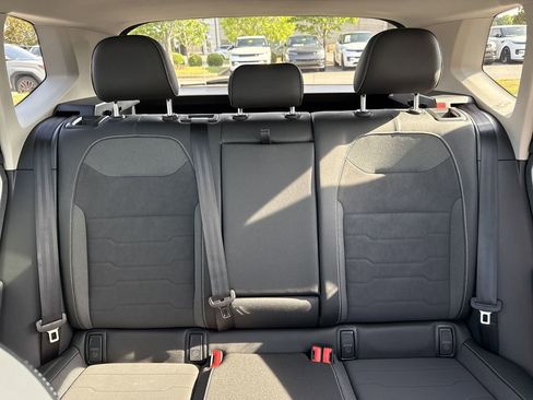 New 2025 Volkswagen Taos SE image 30