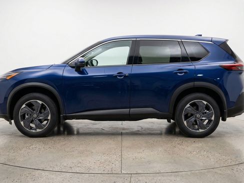 Used 2025 Nissan Rogue SV FWD image 5